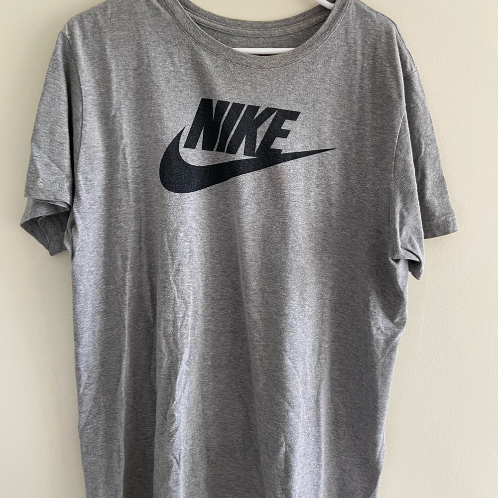 Nike grey tee